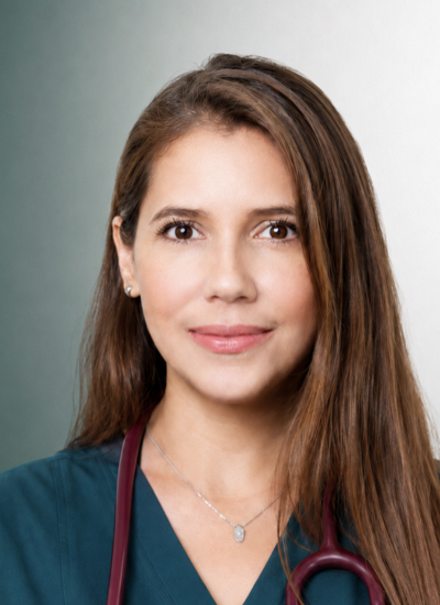 Emma Tovar Solorzano, Veterinario colegiado Madrid #10824 en Clínica Veterinaria Tres Valles