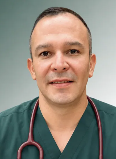 Emilio Malave Diaz, Veterinario colegiado Madrid #11042 en Clínica Veterinaria Tres Valles