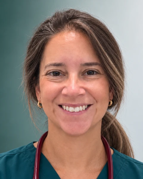 María Amoros Canet, Veterinario colegiado Madrid #7206 en Clínica Veterinaria Tres Valles
